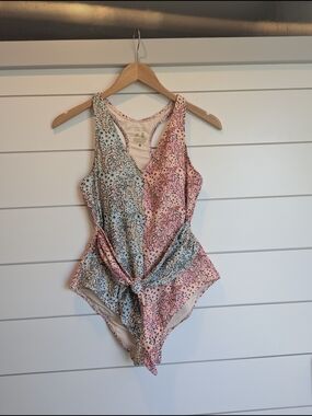DownEast Pink and Blue Floral One-Piece Swimsuit Medium Colorblock Full Coverage